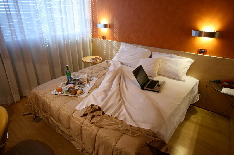 Hotel Alexandra Турин Экстерьер фото